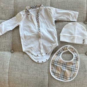 NEVER WORN. Burberry baby outfit.